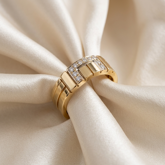 Gold dress ring with diamond detail