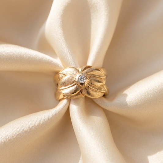 Yellow gold diamond flower ring