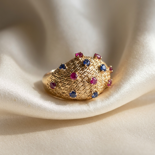Gold dress ring with rubies and sapphires - side view