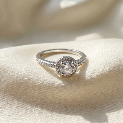 'Halo' Diamond Engagement Ring - 0.76cts