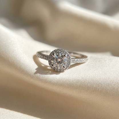 'Halo' Diamond Engagement Ring - 0.76cts
