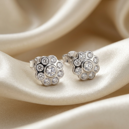 Round flower cluster diamond earrings - detail view