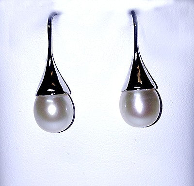 Sterling silver freshwater pearl drop earrings